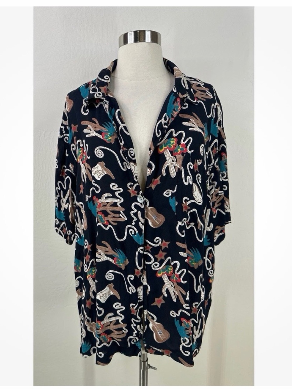 Chico's Black Short-Sleeve Button-Front western Printed Shirt